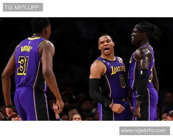 湖人队与掘金队激战正酣谁能在这场对决中笑到最后