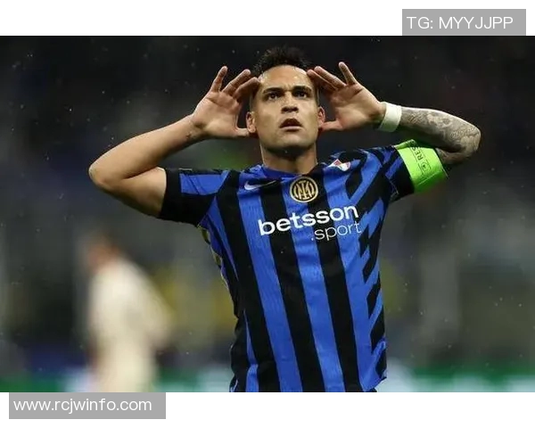 马丁内斯的传奇旅程:从足球场上的拼搏到人生的智慧分享 马丁内斯的传奇旅程:从足球场上的拼搏到人生的智慧分享