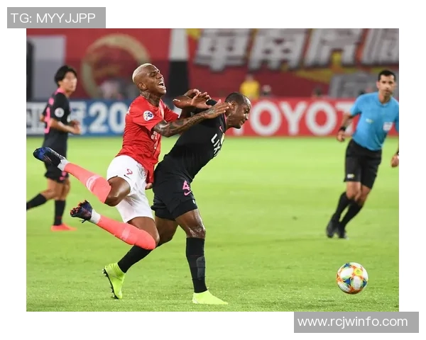 鹿角与恒大激战正酣比分悬念迭起引发球迷热议