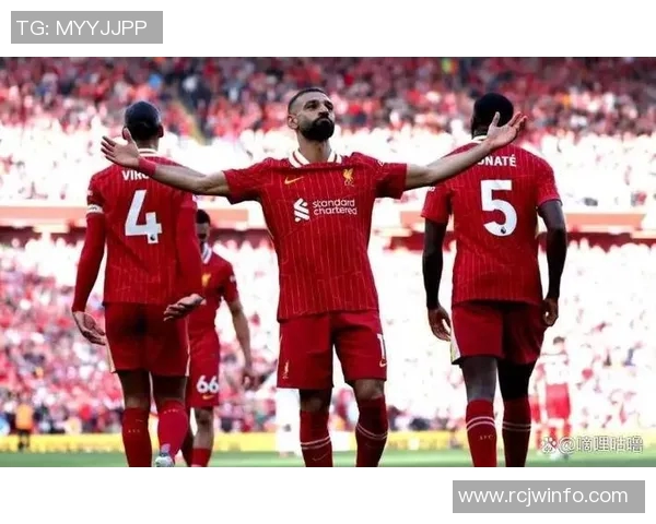 伯顿与巡游者的激烈对决揭示了足球战术的博弈与团队精神的较量 伯顿与巡游者的激烈对决揭示了足球战术的博弈与团队精神的较量