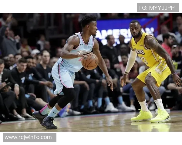 湖人对热火精彩对决最新回放分析与赛后精彩瞬间回顾